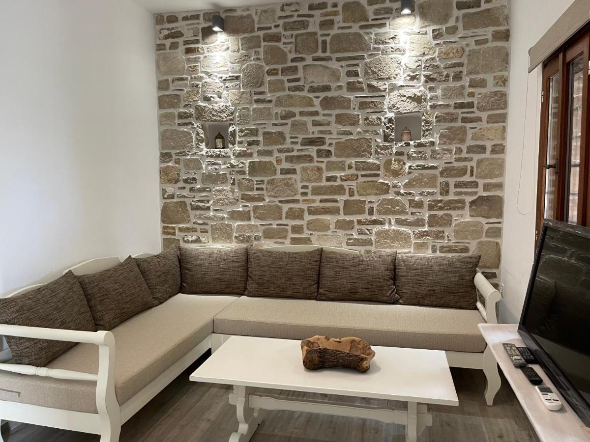 Chelidonofolia Apartment Skhinokapsala ภายนอก รูปภาพ